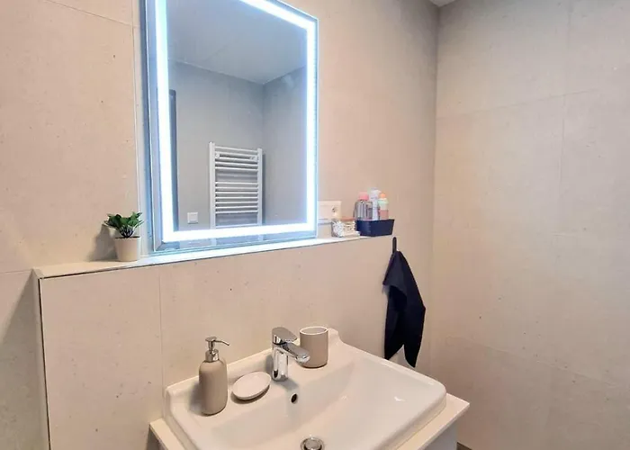 Metropolis Prime With Free Parking *